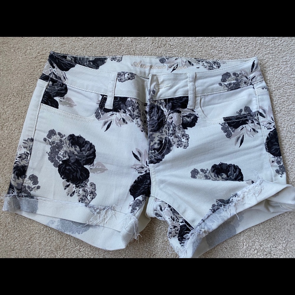 American eagle floral shorts